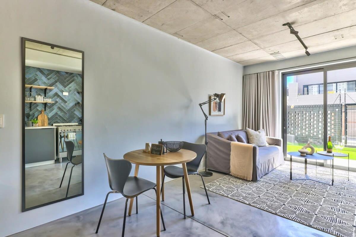 Secure, Central, Worker Bee'S Luxury Pad With Pool Apartment Cape Town Exterior photo